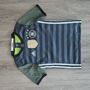 Adidas 2014 Fifa German team soccwr jersey kids size XS